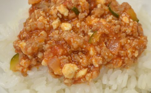 ズッキーニと豆腐のミートソース丼